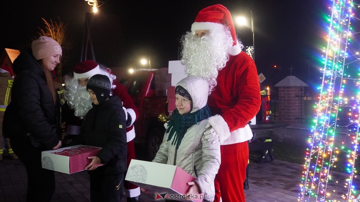 Koncert bożonarodzeniowy w wykonaniu ZPiT Kurpie w Rzekuniu [21.12.2025] - zdjęcie #1 - eOstroleka.pl