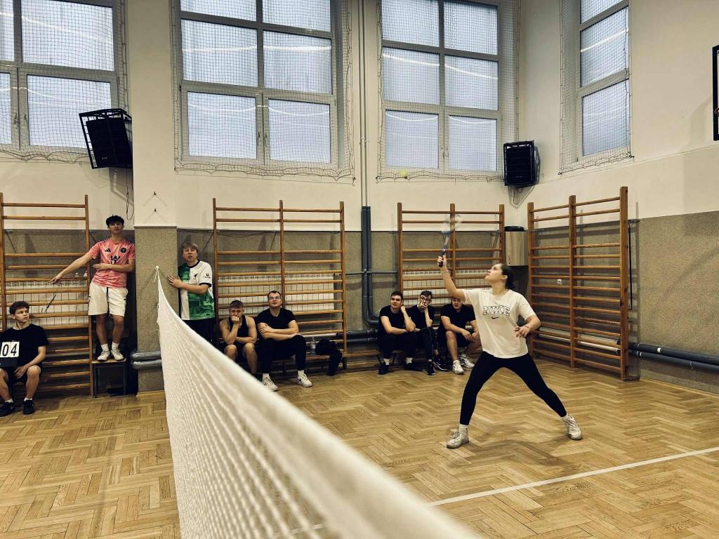 Świąteczny turniej w badmintona w ZSZ nr 4 fot. ZSZ nr 4 [17.12.2025] - zdjęcie #32 - eOstroleka.pl