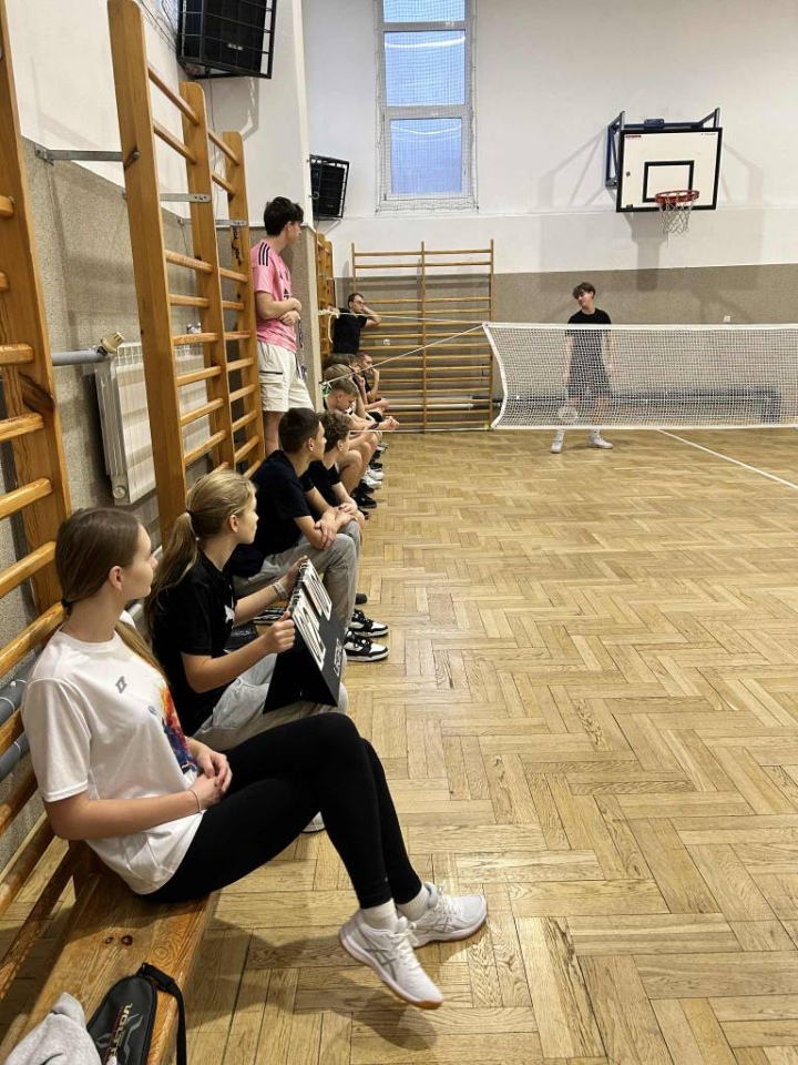 Świąteczny turniej w badmintona w ZSZ nr 4 fot. ZSZ nr 4 [17.12.2025] - zdjęcie #29 - eOstroleka.pl