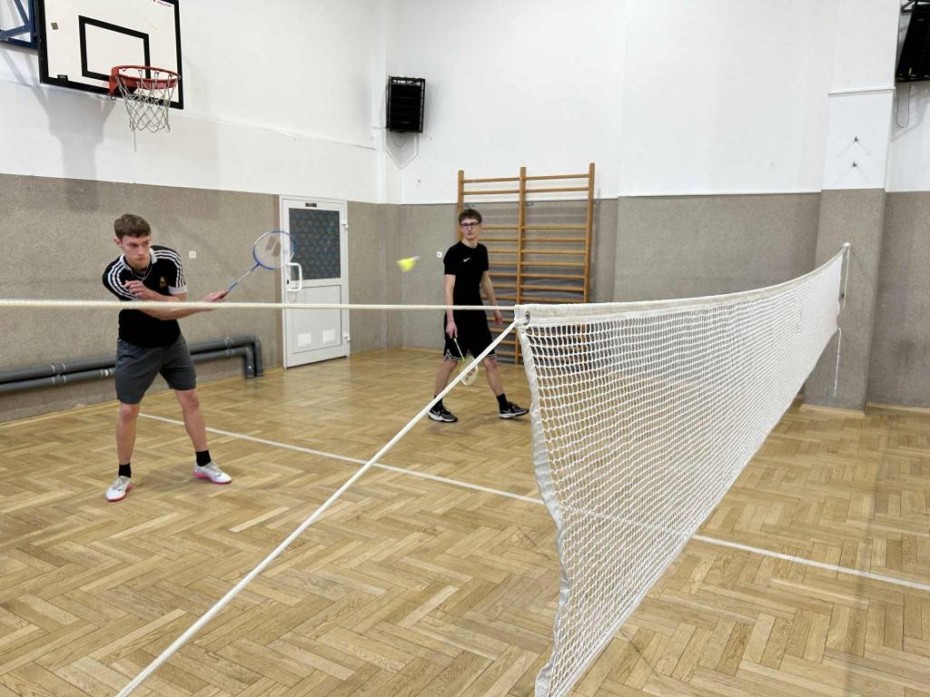 Świąteczny turniej w badmintona w ZSZ nr 4 fot. ZSZ nr 4 [17.12.2025] - zdjęcie #26 - eOstroleka.pl