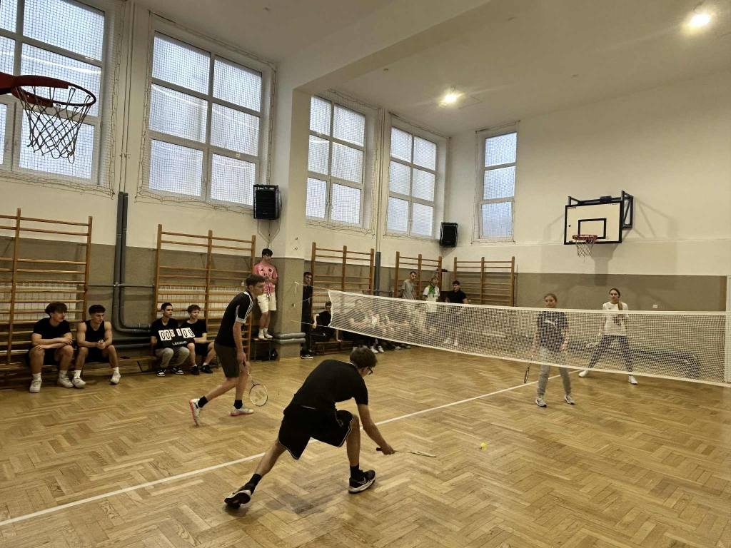 Świąteczny turniej w badmintona w ZSZ nr 4 fot. ZSZ nr 4 [17.12.2025] - zdjęcie #22 - eOstroleka.pl