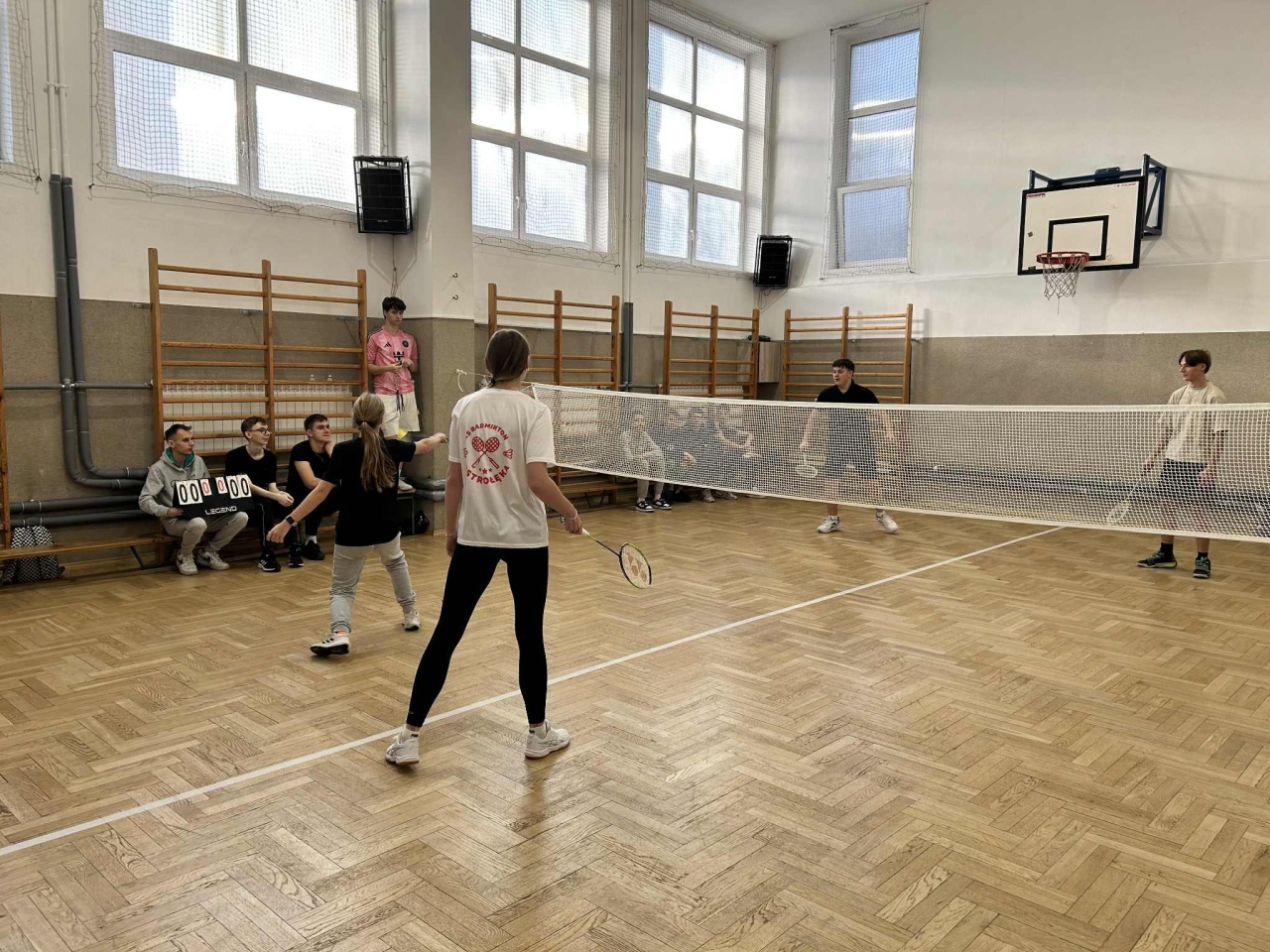 Świąteczny turniej w badmintona w ZSZ nr 4 fot. ZSZ nr 4 [17.12.2025] - zdjęcie #14 - eOstroleka.pl