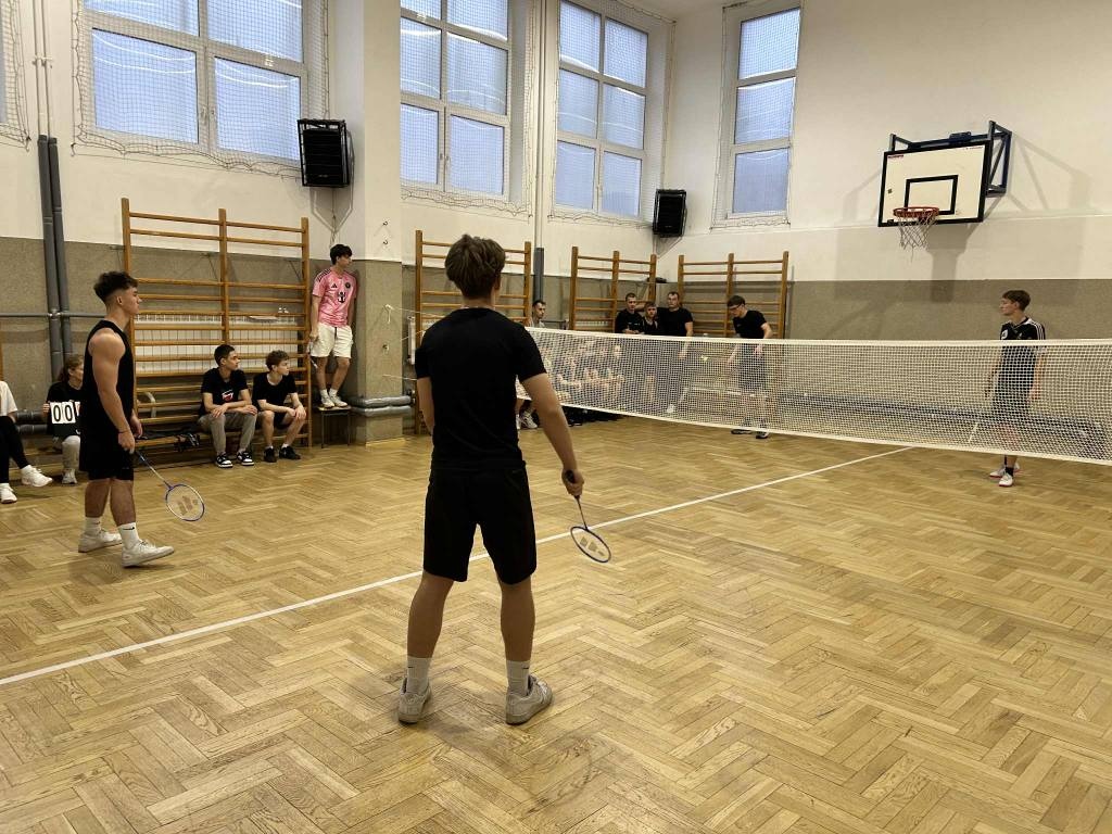 Świąteczny turniej w badmintona w ZSZ nr 4 fot. ZSZ nr 4 [17.12.2025] - zdjęcie #4 - eOstroleka.pl