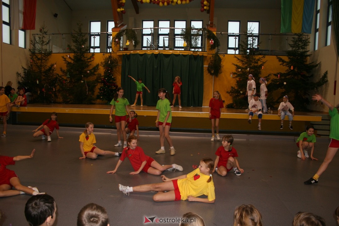 Choinka z Mikołajem 2005 - zdjęcie #10 - eOstroleka.pl