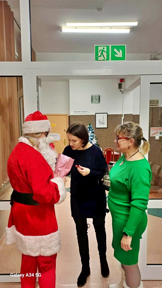 Mikołaj w CKZIU w Ostrołęce [22.12.2025] - zdjęcie #4 - eOstroleka.pl