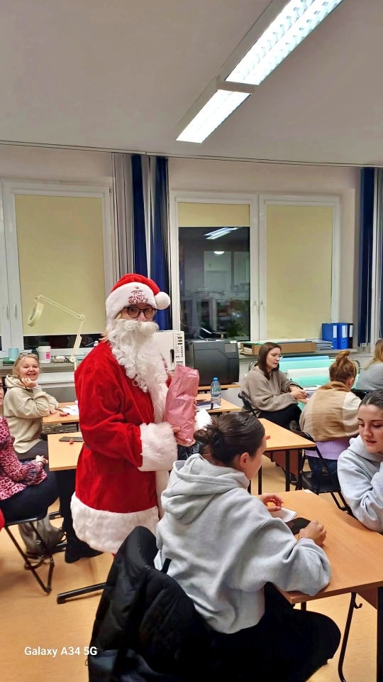 Mikołaj w CKZIU w Ostrołęce [22.12.2025] - zdjęcie #8 - eOstroleka.pl