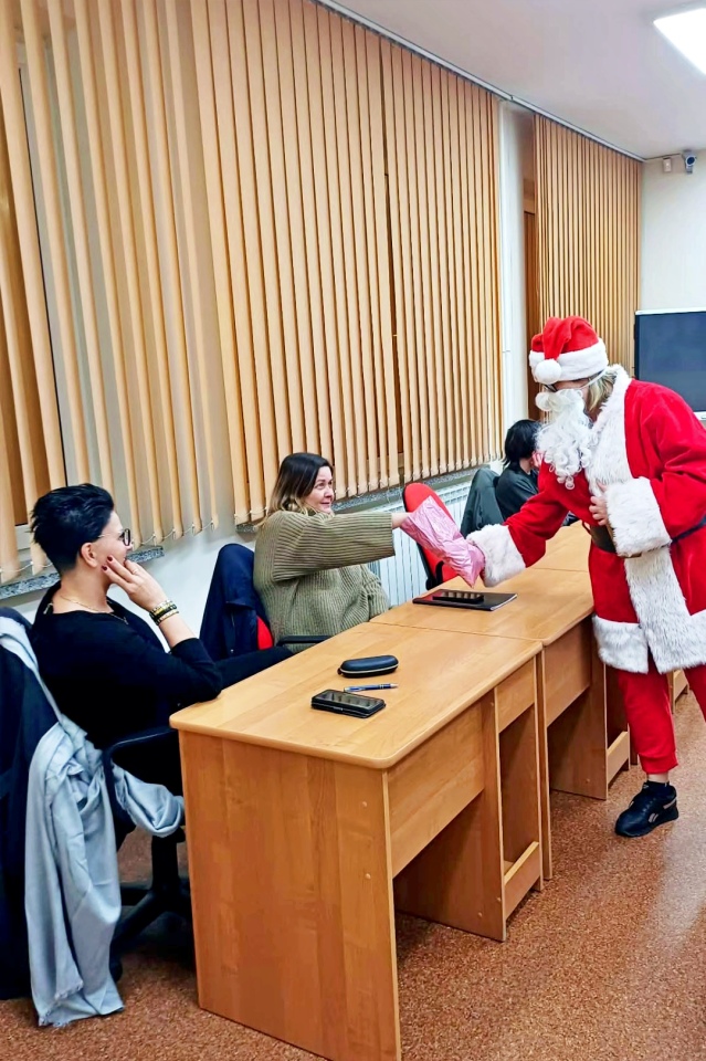 Mikołaj w CKZIU w Ostrołęce [22.12.2025] - zdjęcie #7 - eOstroleka.pl