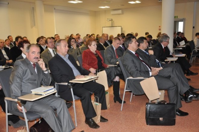 Konferencja W Ostrołęce o strategii województwa i środkach unijnych [9.XI.2011] - zdjęcie #2 - eOstroleka.pl