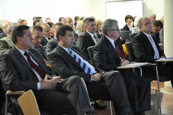 Konferencja W Ostrołęce o strategii województwa i środkach unijnych [9.XI.2011] - zdjęcie #10 - eOstroleka.pl