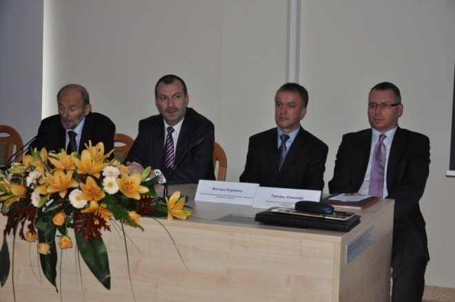 Konferencja W Ostrołęce o strategii województwa i środkach unijnych [9.XI.2011] - zdjęcie #4 - eOstroleka.pl