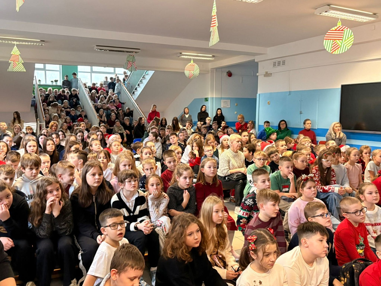 Jasełka w SP 10 Ostrołęka [19.12.2025] - zdjęcie #12 - eOstroleka.pl