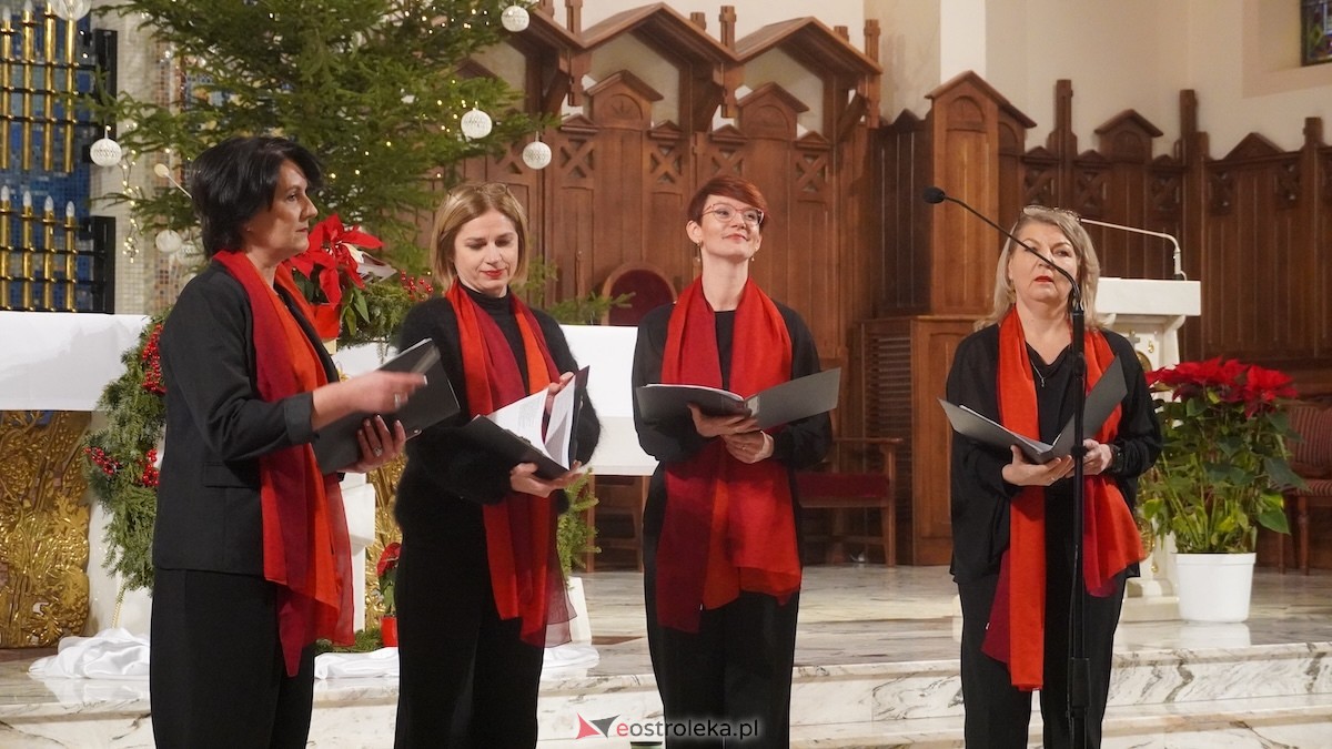 Koncert Grudniowa kolęda [28.12.2025] - zdjęcie #43 - eOstroleka.pl