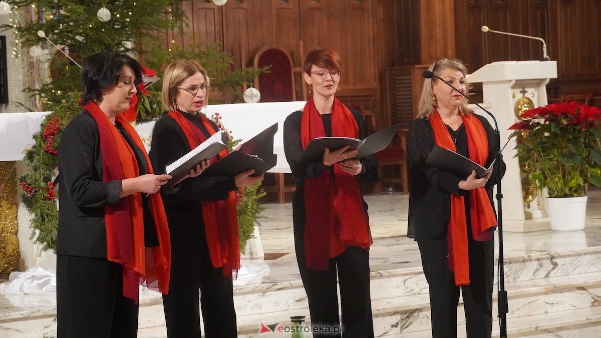 Koncert Grudniowa kolęda [28.12.2025] - zdjęcie #37 - eOstroleka.pl