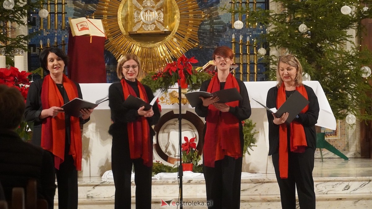 Koncert Grudniowa kolęda [28.12.2025] - zdjęcie #35 - eOstroleka.pl