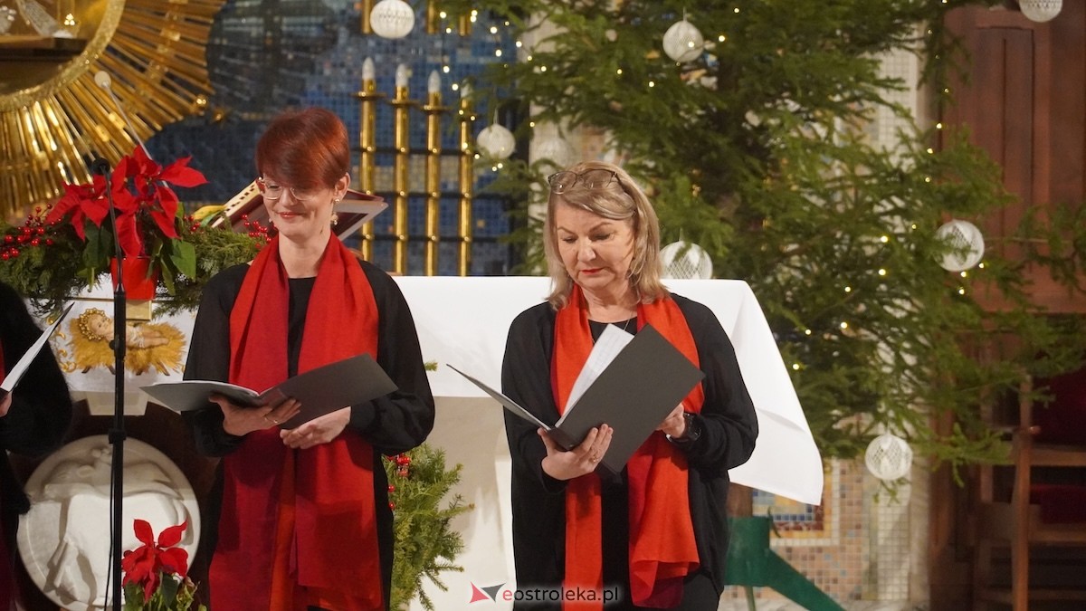 Koncert Grudniowa kolęda [28.12.2025] - zdjęcie #34 - eOstroleka.pl