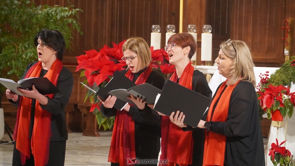 Koncert Grudniowa kolęda [28.12.2025] - zdjęcie #28 - eOstroleka.pl