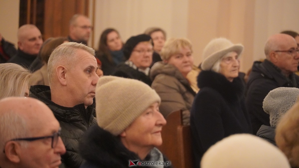Koncert Grudniowa kolęda [28.12.2025] - zdjęcie #19 - eOstroleka.pl