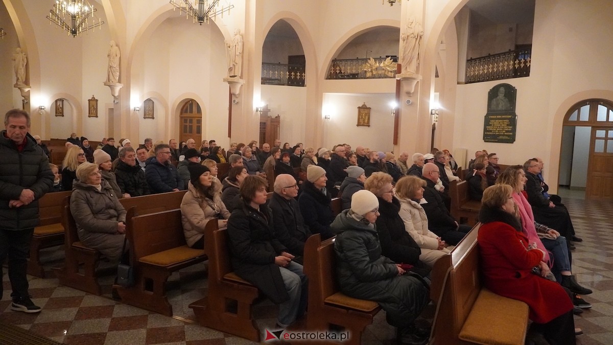 Koncert Grudniowa kolęda [28.12.2025] - zdjęcie #15 - eOstroleka.pl
