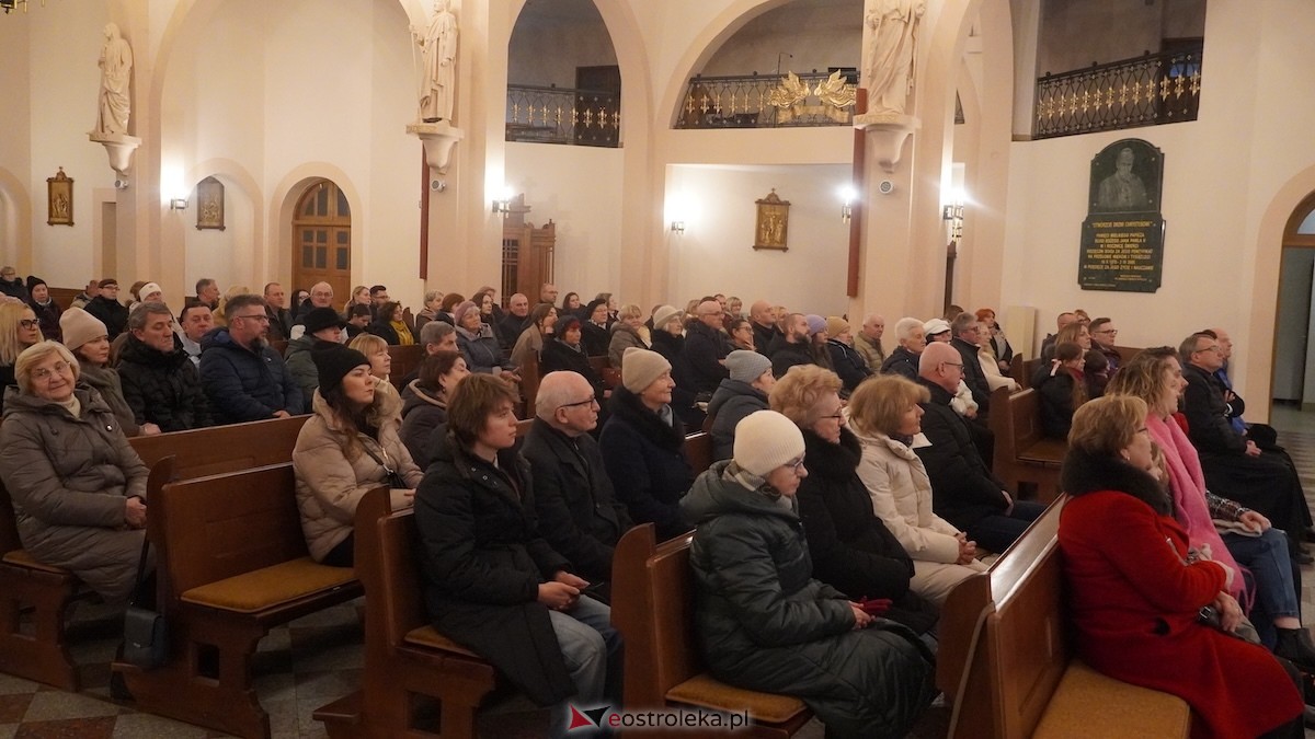 Koncert Grudniowa kolęda [28.12.2025] - zdjęcie #14 - eOstroleka.pl