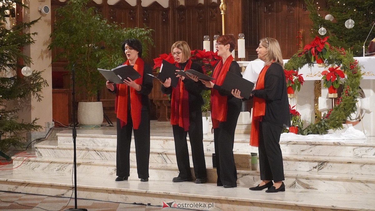 Koncert Grudniowa kolęda [28.12.2025] - zdjęcie #10 - eOstroleka.pl