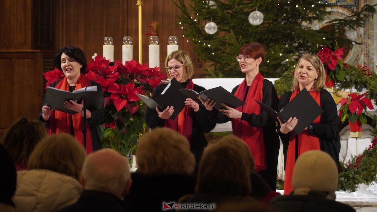 Koncert Grudniowa kolęda [28.12.2025] - zdjęcie #8 - eOstroleka.pl