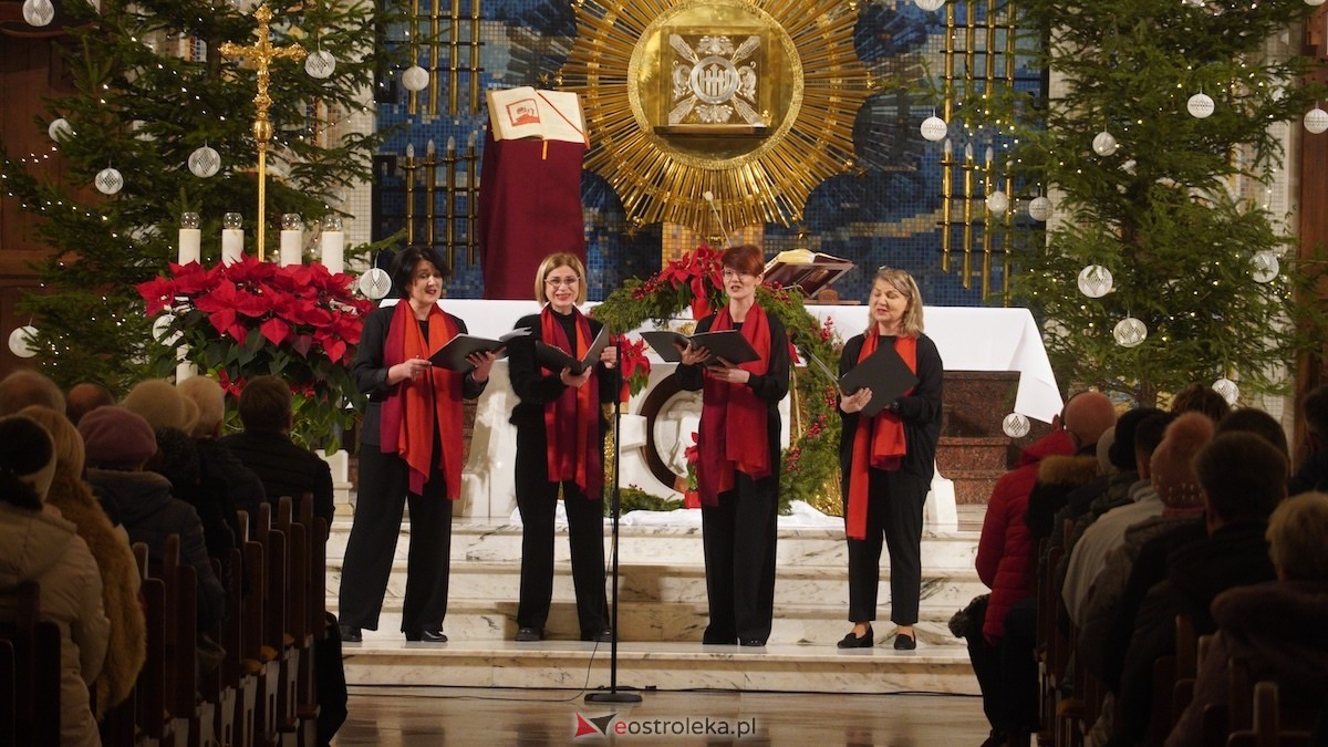 Koncert Grudniowa kolęda [28.12.2025] - zdjęcie #1 - eOstroleka.pl