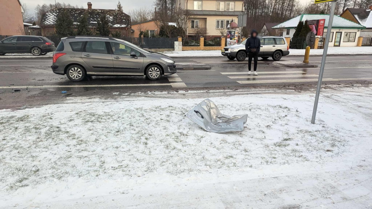 Zderzenie przy Stacha Konwy w Ostrołęce [30.12.2025] - zdjęcie #1 - eOstroleka.pl
