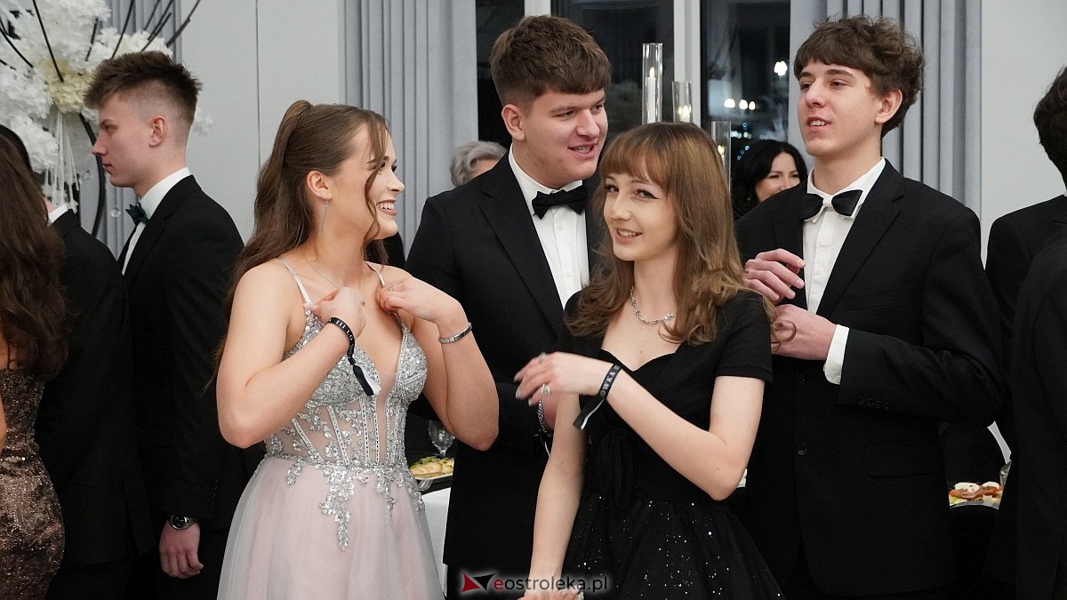 Studniówka III LO w Ostrołęce [03.01.2026] - zdjęcie #557 - eOstroleka.pl