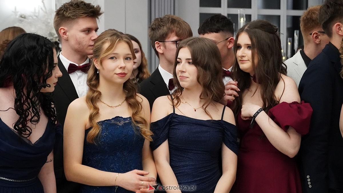 Studniówka III LO w Ostrołęce [03.01.2026] - zdjęcie #555 - eOstroleka.pl