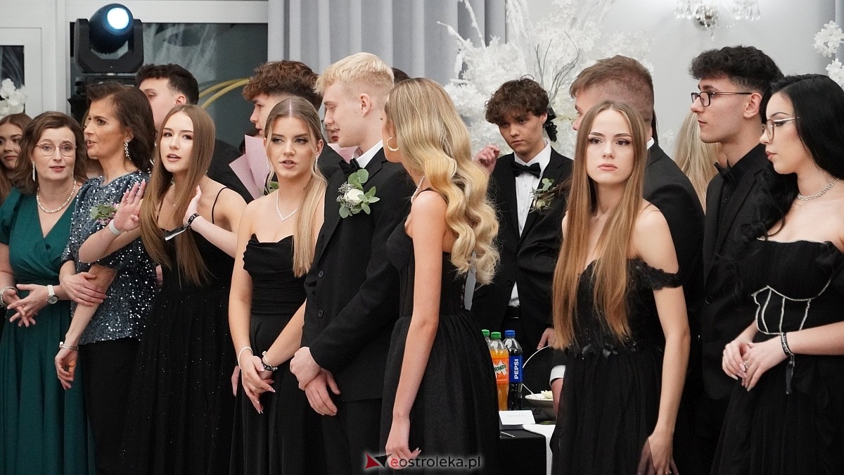 Studniówka III LO w Ostrołęce [03.01.2026] - zdjęcie #553 - eOstroleka.pl