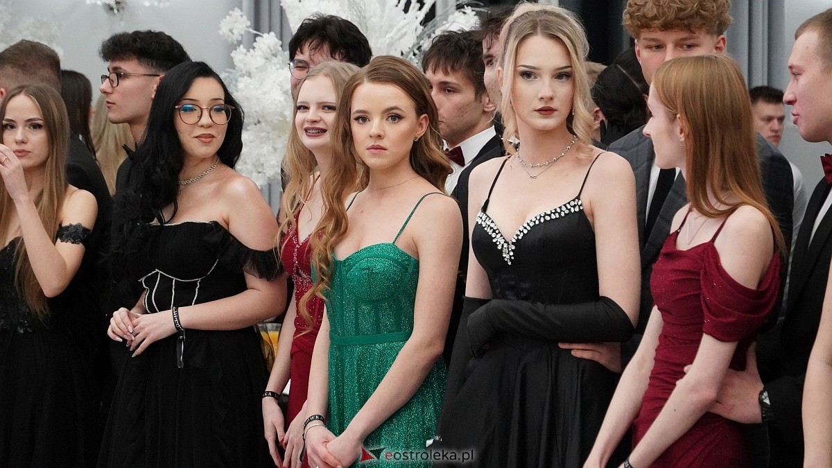 Studniówka III LO w Ostrołęce [03.01.2026] - zdjęcie #552 - eOstroleka.pl