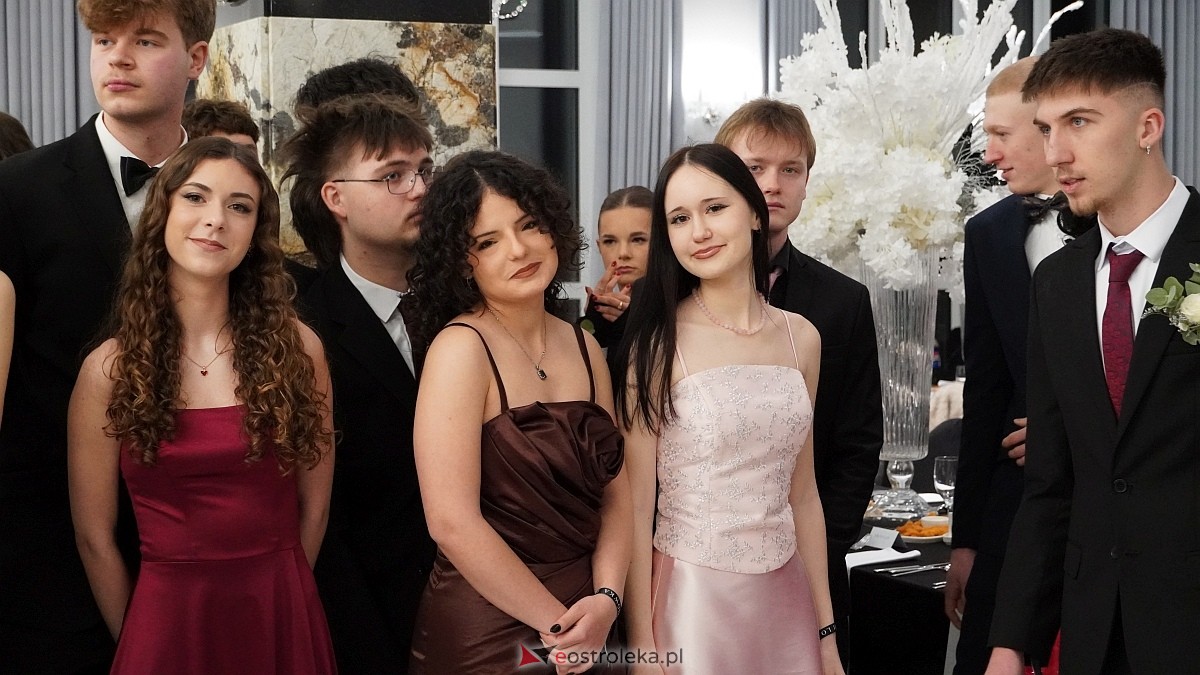 Studniówka III LO w Ostrołęce [03.01.2026] - zdjęcie #542 - eOstroleka.pl