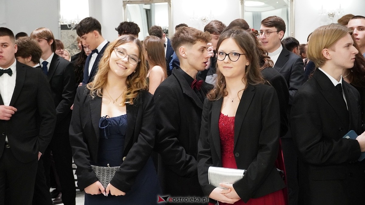 Studniówka III LO w Ostrołęce [03.01.2026] - zdjęcie #541 - eOstroleka.pl