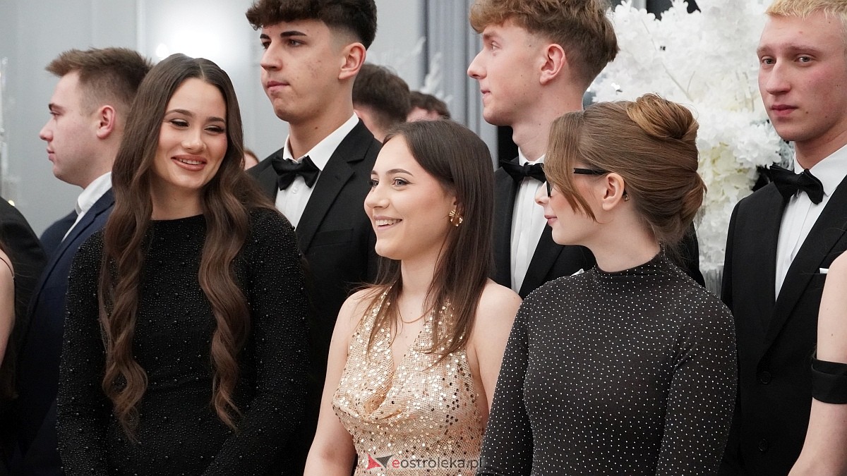 Studniówka III LO w Ostrołęce [03.01.2026] - zdjęcie #537 - eOstroleka.pl