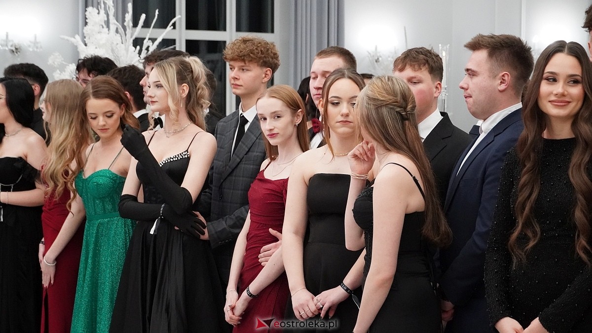 Studniówka III LO w Ostrołęce [03.01.2026] - zdjęcie #526 - eOstroleka.pl