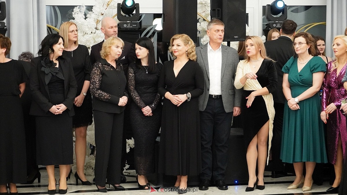 Studniówka III LO w Ostrołęce [03.01.2026] - zdjęcie #523 - eOstroleka.pl