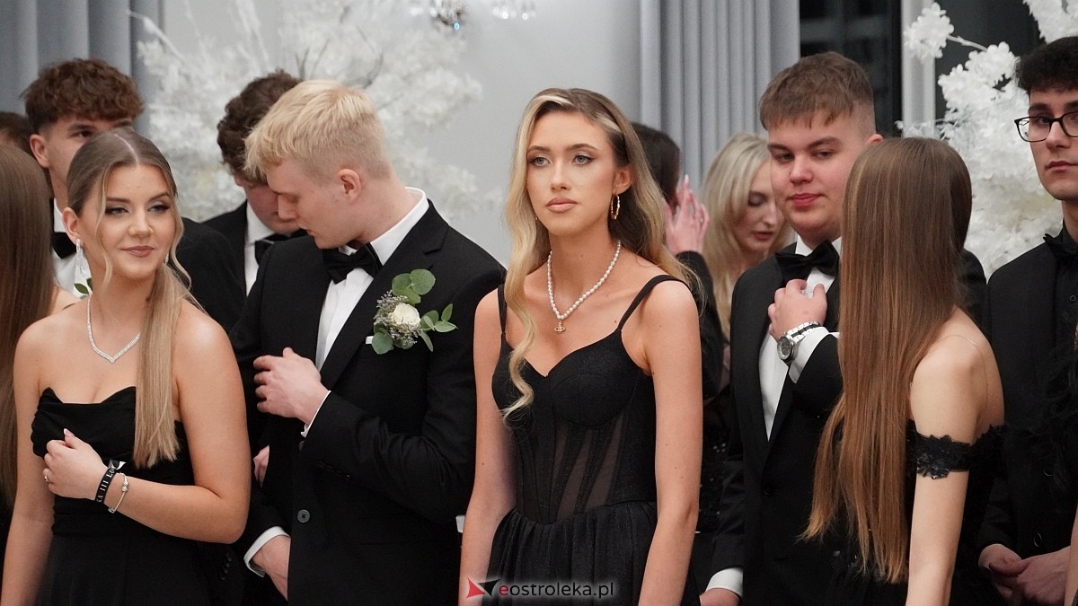 Studniówka III LO w Ostrołęce [03.01.2026] - zdjęcie #519 - eOstroleka.pl