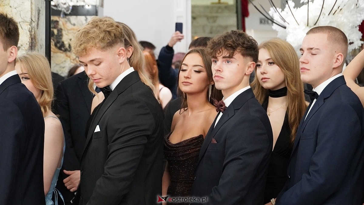 Studniówka III LO w Ostrołęce [03.01.2026] - zdjęcie #496 - eOstroleka.pl