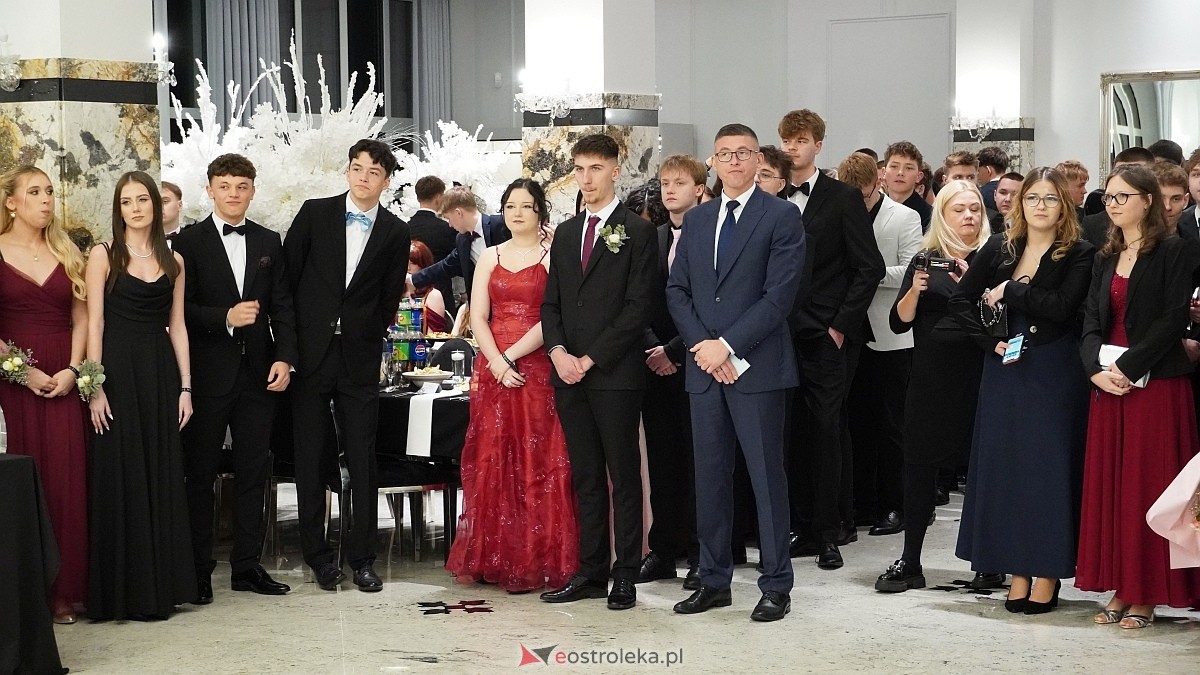 Studniówka III LO w Ostrołęce [03.01.2026] - zdjęcie #494 - eOstroleka.pl