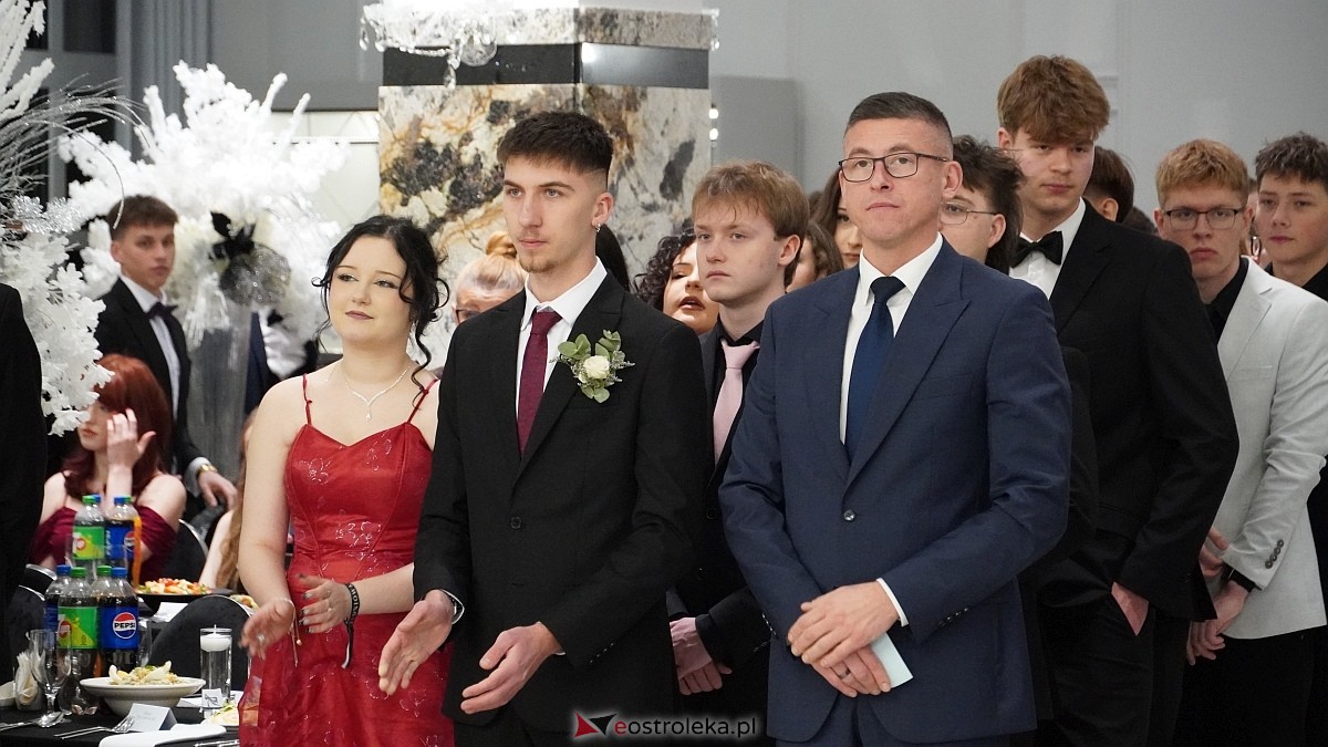 Studniówka III LO w Ostrołęce [03.01.2026] - zdjęcie #492 - eOstroleka.pl