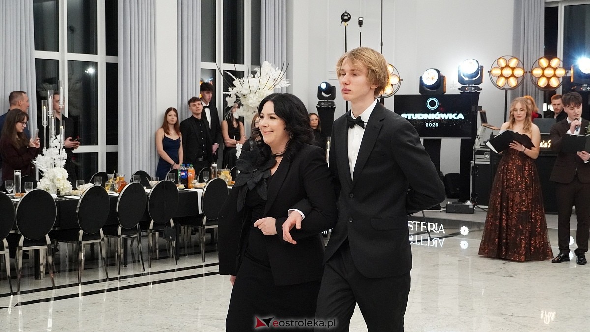 Studniówka III LO w Ostrołęce [03.01.2026] - zdjęcie #470 - eOstroleka.pl