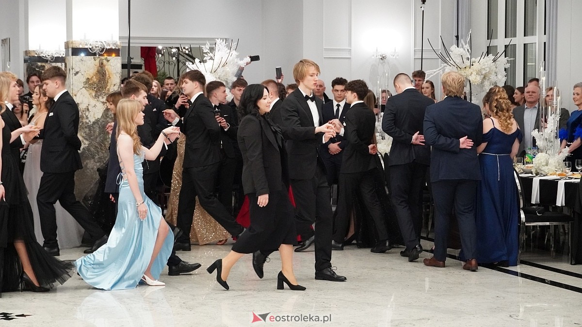 Studniówka III LO w Ostrołęce [03.01.2026] - zdjęcie #461 - eOstroleka.pl