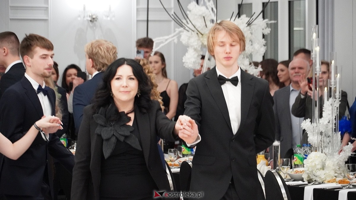 Studniówka III LO w Ostrołęce [03.01.2026] - zdjęcie #458 - eOstroleka.pl