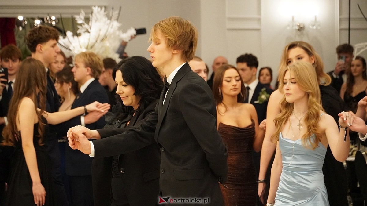 Studniówka III LO w Ostrołęce [03.01.2026] - zdjęcie #455 - eOstroleka.pl