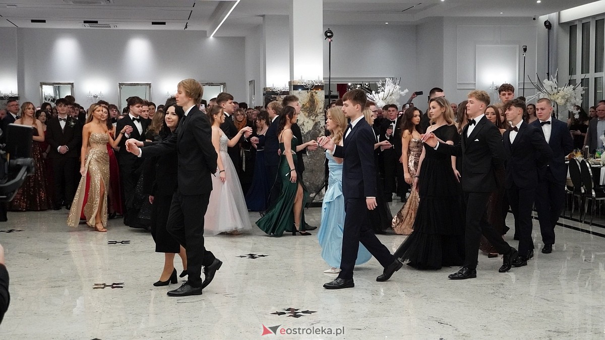 Studniówka III LO w Ostrołęce [03.01.2026] - zdjęcie #452 - eOstroleka.pl