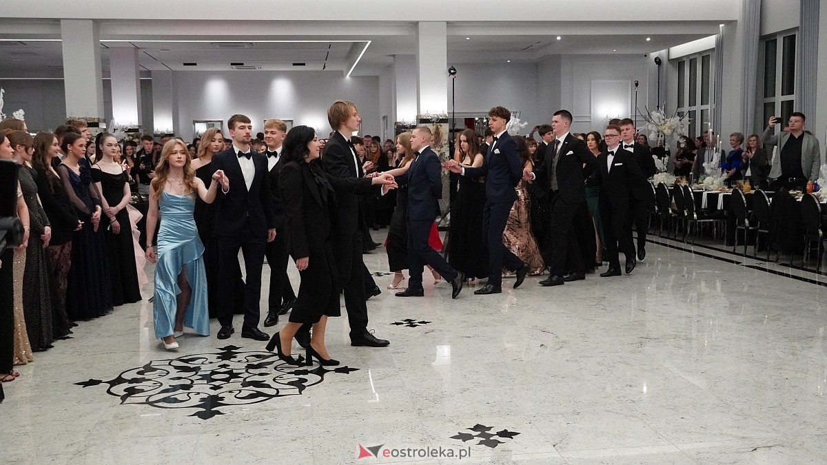 Studniówka III LO w Ostrołęce [03.01.2026] - zdjęcie #449 - eOstroleka.pl