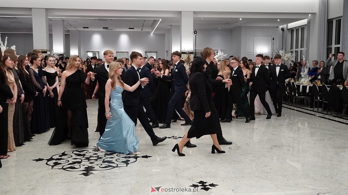 Studniówka III LO w Ostrołęce [03.01.2026] - zdjęcie #446 - eOstroleka.pl