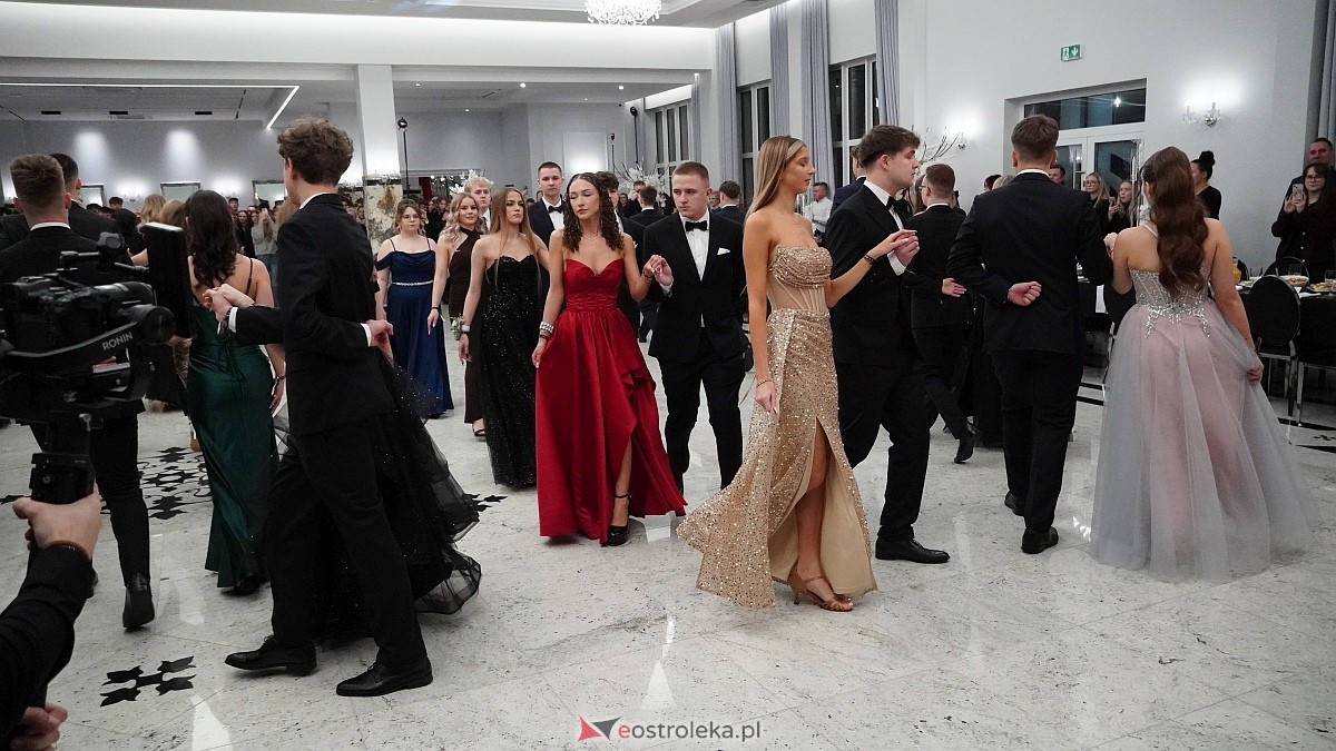 Studniówka III LO w Ostrołęce [03.01.2026] - zdjęcie #440 - eOstroleka.pl