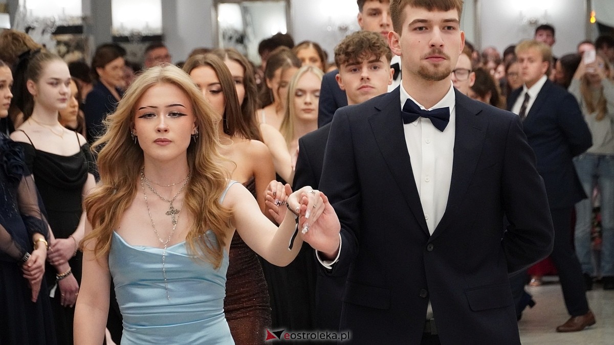 Studniówka III LO w Ostrołęce [03.01.2026] - zdjęcie #419 - eOstroleka.pl