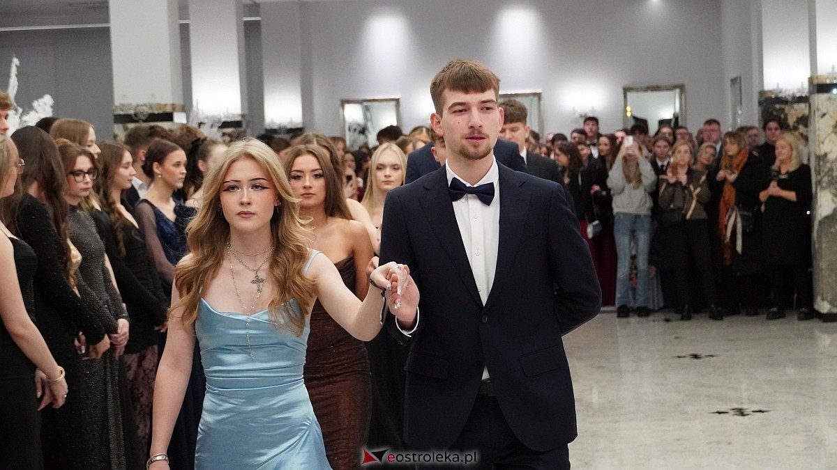 Studniówka III LO w Ostrołęce [03.01.2026] - zdjęcie #416 - eOstroleka.pl